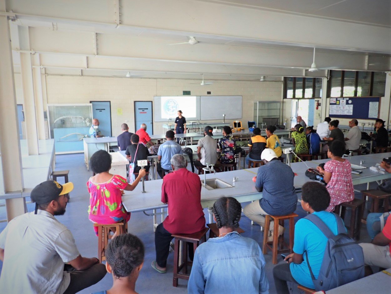 Présentation de la mission Bougainville à l’University of Papua New Guinea, Port Moresby, Papouasie-Nouvelle-Guinée.