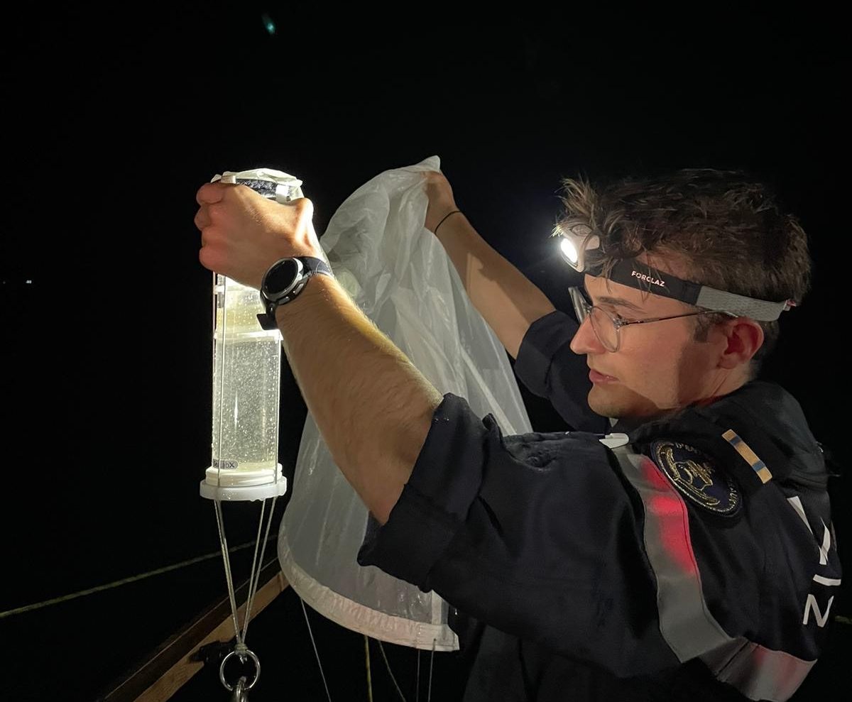 Corentin remonte un échantillon de nuit