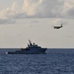 Le Bougainville et un CASA de l’armée de l’air et de l’espace lors de CDS25