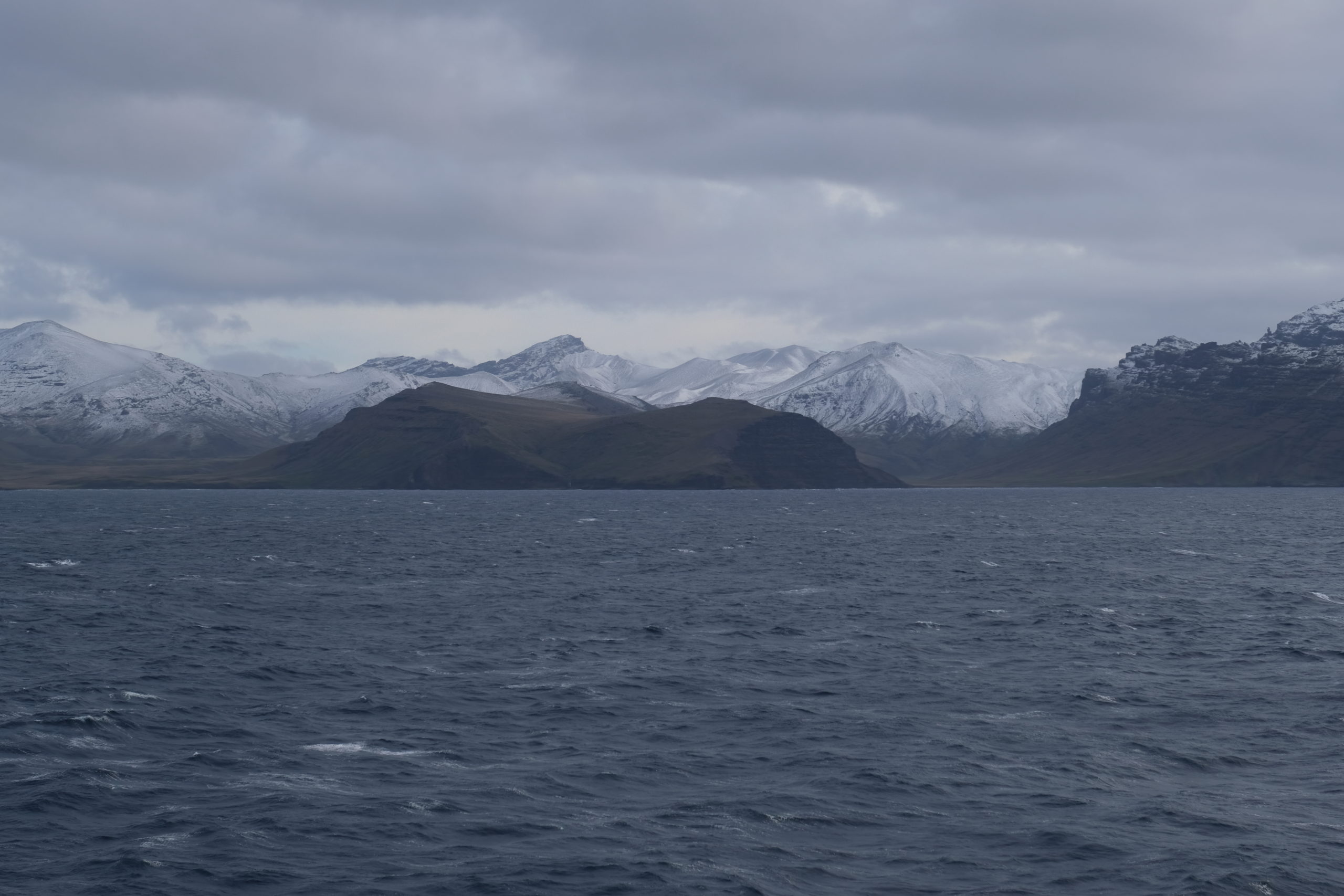 Côte de l’île de l’Est, archipel de Crozet.
